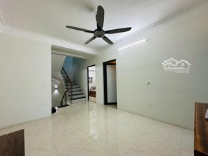 trung tâm tây hồ, ô tô đỗ cổng dt 85m2 nhỉnh 15 tỷ