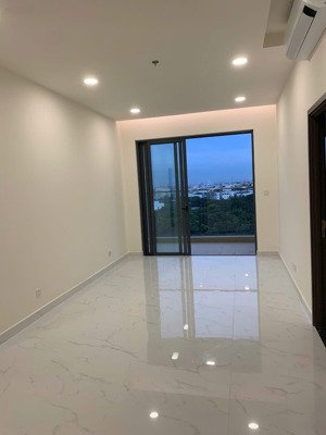 cho thuê căn hộ diamond centery 121m2-3pn- nhà mới 100%