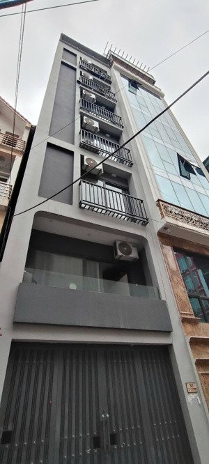 bán tòa ccmn vip lạc long quân, 138m2 x 8t, ngõ thông trịnh công sơn, 13 phòng đầy đủ tiện nghi