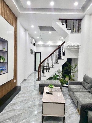bán nhà bạch mai 35m x 4 tầng, ngõ thông gần phố, nhà mới full nội thất chỉ 8 tỷ