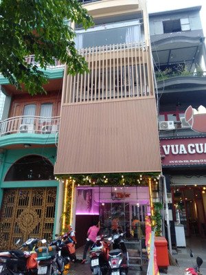 cho thuê 378 võ văn kiệt 4x20, 5 tầng chỉ 50tr