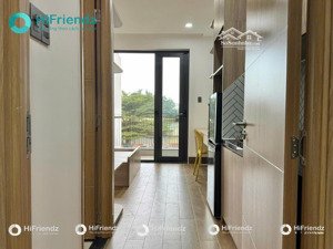 siêu phẩm studio ban công - nội thất luxury, mới 100% - gần vlu3 - ngon điên - máy giặt riêng