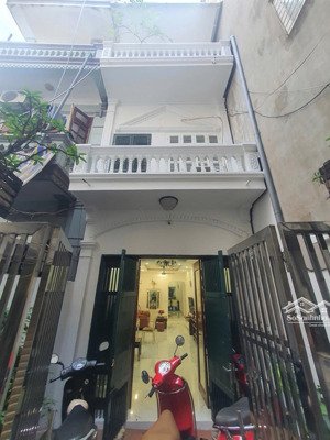 giá đầu tư!!! bán nr 126m2 đống đa ngõ thông rộng gần phố, 2 thoáng trước sau, sân vườn, yên tĩnh