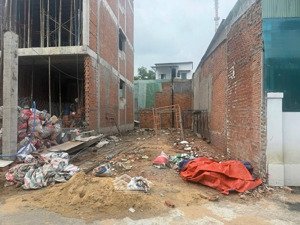 7,9 tỷ / 100m2 / ngang 5,5m x 18,2m cần bán lô đất đẹp hẻm nhựa 6m thông đường 385 tnp a q9