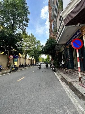 siêu mặt phố- hoàng sâm- lô góc 3 mặt thoáng- kd- đa ngành- thang máy- mặt tiền rộng.