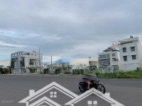 kẹt tiền bán lỗ giá siêu hời mặt tiền trần phú tây ninh 2,4 tỷ, 186m2 full thổ cư lh 