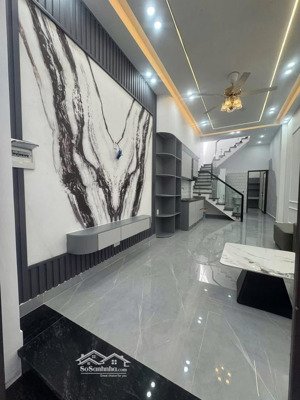 phương canh - ô tô đỗ - thoáng sáng - 5 tầng full nội thất- nhú 7 tỷ