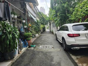 chỉ 100 triệu/m2. nhà kế đường trần văn sắc, cụm quốc hương. p, thảo điền. dt(17x24m). 2 tầng, sv.