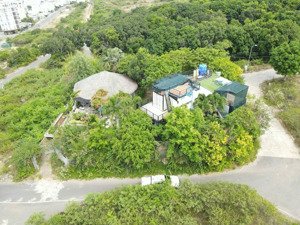 bán căn biệt thự đồi 3 mt view biển vàbến du thuyền phía bắc nha trang. dt 967m². lô 3 mt ngang 60m