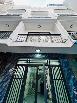 nhà mới đẹp 5 tầng,vỉa hè 2m dựng xe máy thoải mái,ô chờ thang máy,hơn 8 tỷ ngõ riêng - hồ tùng mậu