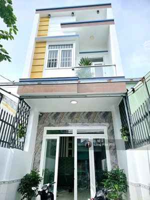 bán nhà 2 tầng mặt tiền nguyễn thiện thuật, p. đông hoà. gần làng dhqg tphcm. dt: 98.4m2. giá: 7 tỷ