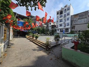 nhà đẹp ở ngay - tặng nội thất - 45m2 - hoàng hoa thám.