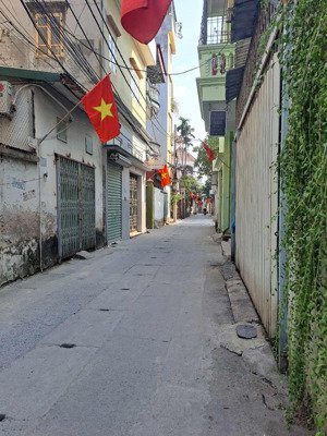 bán nhà 48m2, 4t,mt 5,5m, giá 8 tỷ, ô tô đỗ cửa, gần chợ vẽ, đông ngạc, bắc từ liêm.