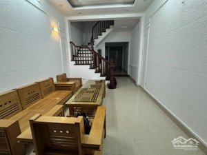 bán nhà cầu giấy 45m2, nhà thoáng rộng, mới, gần ô tô, tiện ích đủ,ở luôn