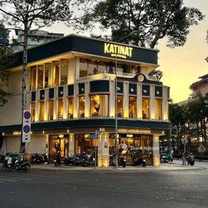 bán nhà góc 2 mặt tiền dương quảng hàm. dt 220m2 (11 x 20m), 5 tầng. giá 40 tỷ tl - tin thật