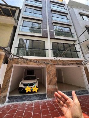 vị trí đep - trung tâm nguyễn sơn - ô tô vào nhà - 6 tầng thang máy - khu hàng không - dân trí cao