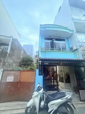 - mặt tiền 7 m - hương lộ 2- bình trị đông bình tân - 111m2 - 8x 13 - 2 tâng - chỉ 9,8ty-