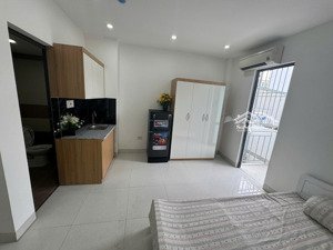 bán tòa nhà ccmn ngõ 68 đường triieeuf khúc. 108m2 - 7 tầng. thang máy. 25 phòng kk.