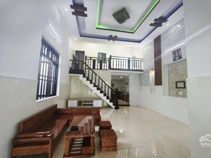 bán nhà gác lững thôn giáng đông- hoà xuân diện tích rộng