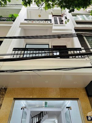 bán nhà phân lô đỗ quang-oto tránh -5 tầng 42m ,mt:4.5 -2 mặt thoáng -nhỉnh 18tỷ!