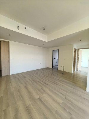 một căn 3 phòng tầng cao duy nhất còn lại từ cđt, tòa d, lumiere boulervard. ck 7%, nhận nhà luôn.