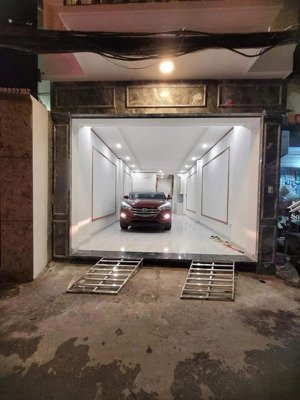 bán nhà đỗ quang, dt42m, mt4,3m, ô tô vào nhà, sát phố, kinh doanh