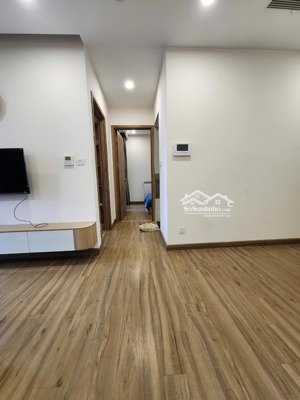 cần bán căn hộ 2 ngủ 1vs toà sp skyoasis giá 3.85 tỷ bao thuế phí tầng trung đẹp