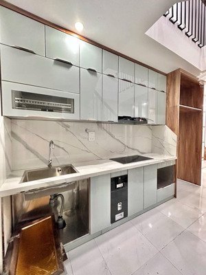 bán nhà gia thụy nguyễn sơn long biên, full nội thất gần trường học, đón cầu trần hưng đạo 8 tỷ hơn