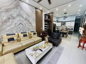 bán nhà p.lô trần duy hưng - ô tô - kinh doanh - 10m ra phố - dân xây 45m2 5t - chỉ 18.9 tỷ