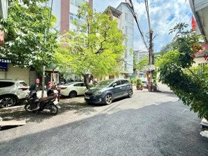 siêu phẩm mặt phố tây hồ, lô góc 2 mặt tiền, vỉa hè cực rộng, ô tô tránh kinh doanh tốt