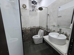 nhà phố cầu giấy diện tích 35m2 x5 tầng , nhà mới lô góc , ngõ rộng xe ba gác tránh xe máy