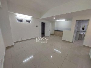 chung cư 1050, 2pn, 1wc, chỉ 10tr, có ntcb,chủ nhà decor, gọi em: 