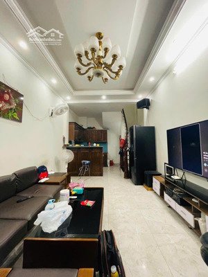 cần bay siêu phẩm xuân thủy 40m2 5 tầng ba gác đỗ 2 thoáng nhà đẹp dân xây