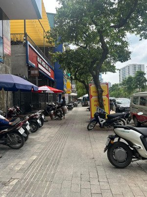 bán nhà mặt phố lạc long quân, tây hồ 63m2, giá: 43.5 tỷ, 5 tầng, mt: 13m, vỉa hè 5m view hồ tây