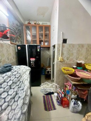 bán nhà lê trọng tấn 30,8 m2 (3x10 ) 1 lầu hẽm 4 m giá 5 tỷ chủ tặng full nội thất -kết cấu gồ