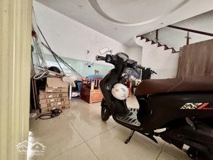 gấp bán nhà ô tô tránh giá bay nhanh chỉ 24.5 tỷ phố bạch mai 60m 5tầng mặt tiền 5.6m hai bà trưng