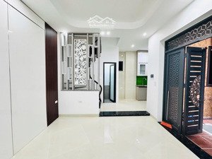 bán nhà đào tấn, ngõ ba gác, gần phố, ô tô cách vài bước chân, nhà mới full nội thất, 40m2*5t