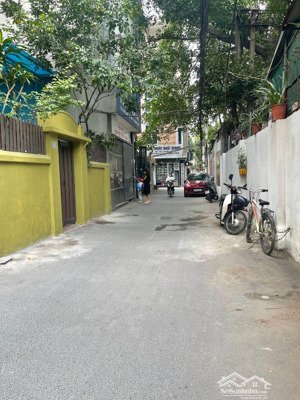 trung tâm cầu giấy -bán đất tặng nhà -dt to măt tiền quyền lực-kinhv doanh dòng tiền-tc 37 tỷ