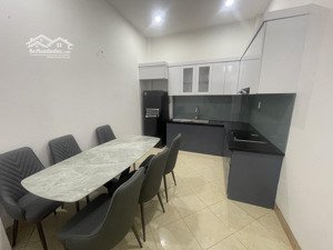 bán nhà lô góc tôn đức thắng - 27m2- 5 tầng - chỉ 5.7 tỷ