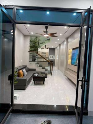 Cần bán nhà 3 tầng mới tinh phường Hưng lộc,Tp VInh