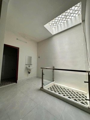 bán nhà lầu mặt tiền trung tâm phan thiết bên cạnh công viên võ văn kiệt,tỉnh lâm đồng