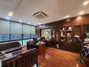 mặt tiền quyền lực 11m, mỗ lao, hà đông. 95m2, 5 tầng, 24,5 tỷ. phân lô, kinh doanh.