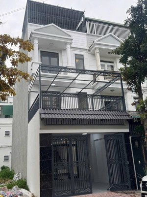 bán gấp nhà mặt phố tại kđt phúc đạt, 7,8 tỷ, 100m2, 4pn, 4wc