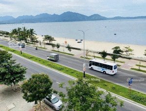 cực phẩm - nhà 3 tầng- 2 mặt tiền- nguyễn tất thành- view biển chỉ 14 tỷ 9