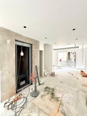 thang máy, nhà mới , ngõ thông kinh doanh:52m, 5 tầng, mặt tiền 5m, minh khai - hai bà trưng