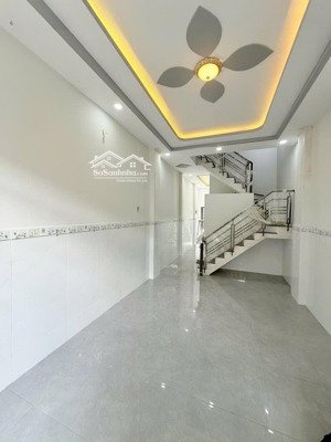 bán gấp nhà riêng tại âu cơ, hơn 4 ty ,dt: 60m2, 4pn, 3wc, 2 tầng, pháp lý đầy đủ, hot!