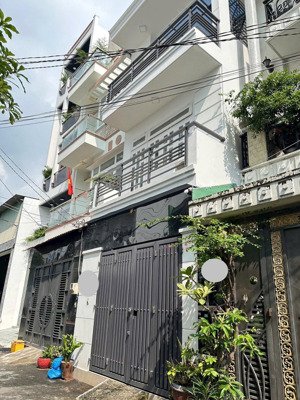 cần bán gấp 1/ le van khương hiệp thành quận 12 còn chính chủ dt 53 m vuông giá 6,2 tỷ đã hoàn công