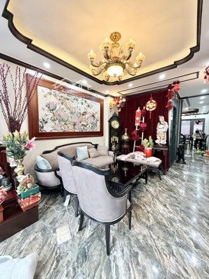 nguyễn văn linh - long biên - 6 tầng thang máy- ô tô tránh - kinh doanh -văn phòng, full nội thất