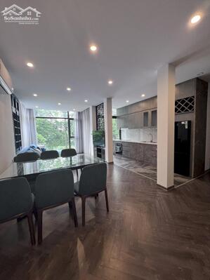 Cho thuê căn hộ rộng 120m2, 2PN tại Từ Hoa, Tây Hồ, đủ đồ, có ban công view hồ