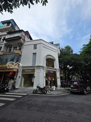 cho thuê nhà lô góc trần duy hưng 60m x 3t, mt 12m, thang máy, pccc đủ lh 